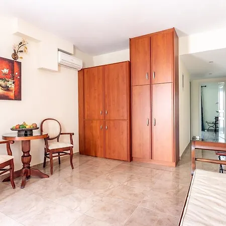 Aparthotel Ariadne