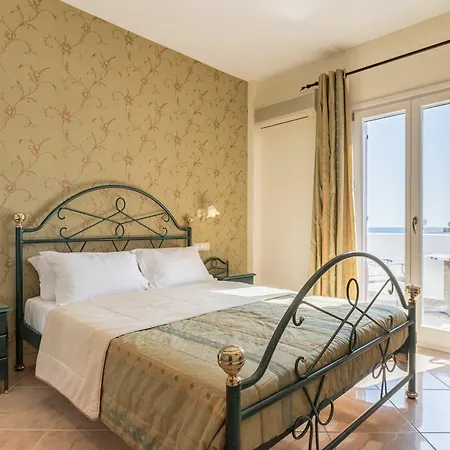 Ariadne Aparthotel 3*