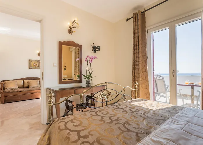 Ariadne Aparthotel 3*