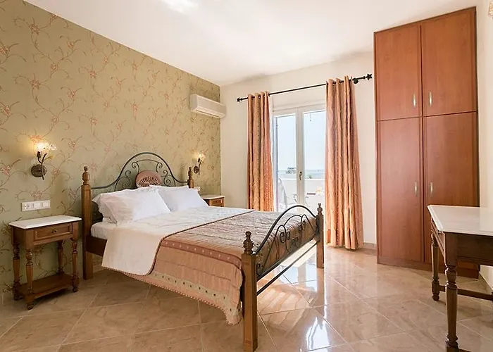 Lägenhetshotell Ariadne 3*